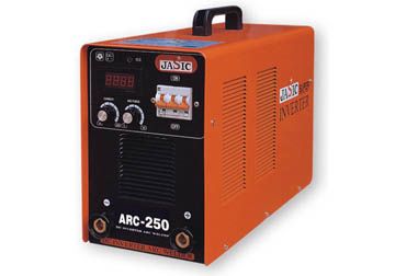 225a-may-han-que-dc-arc-250.jpeg