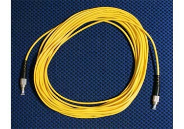 day-nhay-quang-singlemode-simplex-fcupc-fcupc-3-0-mm-dai-10-m.jpeg