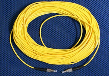 day-nhay-quang-singlemode-simplex-fcupc-fcupc-3-0-mm-dai-30-m.jpeg