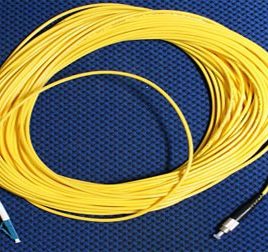day-nhay-quang-singlemode-simplex-fcupc-lcupc-3-0-mm-dai-20-m.jpeg