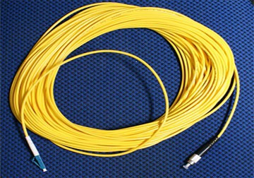 day-nhay-quang-singlemode-simplex-fcupc-lcupc-3-0-mm-dai-20-m.jpeg