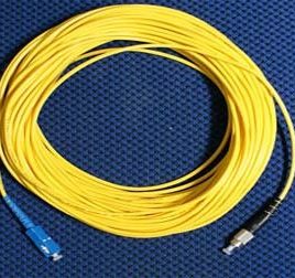 day-nhay-quang-singlemode-simplex-fcupc-scupc-3-0-mm-dai-20-m.jpeg