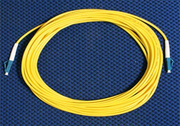 day-nhay-quang-singlemode-simplex-lcupc-lcupc-3-0-mm-dai-10-m.jpeg