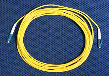 day-nhay-quang-singlemode-simplex-lcupc-lcupc-3-0-mm-dai-5-m.jpeg