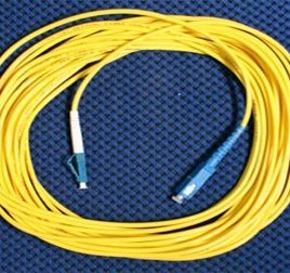 day-nhay-quang-singlemode-simplex-scupc-lcupc-3-0-mm-dai-10-m.jpeg