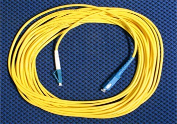 day-nhay-quang-singlemode-simplex-scupc-lcupc-3-0-mm-dai-10-m.jpeg